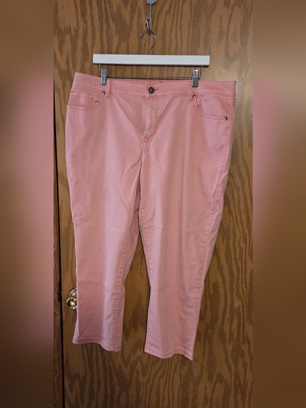Lane Bryant Capri Pants size 16 large - Light Peach